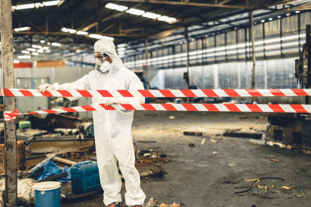 Professional Sewage Cleanup technician working in Park Ridge, IL